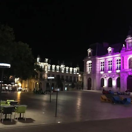 Le Square : Appartement Climatise En Centre Ville ปัวติเยร์ ภายนอก รูปภาพ